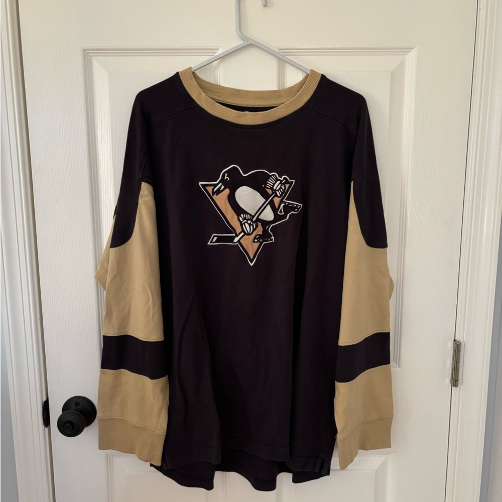 Vintage Men’s Pittsburgh Penguins Hockey Shirt